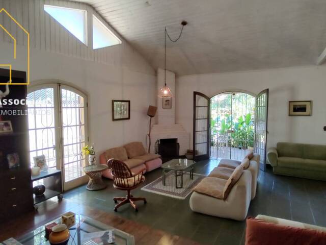 #289 - Casa para Venda em Embu das Artes - SP